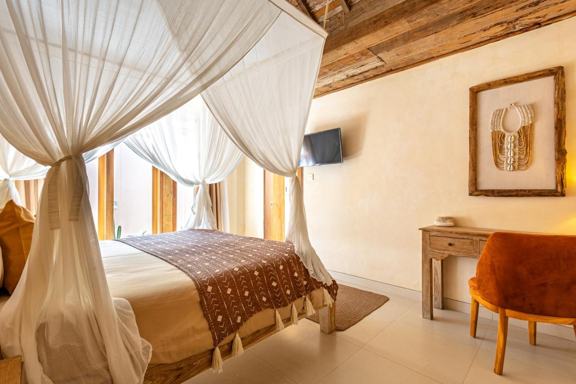 The Pink Joglo, A Cheerful 3Bdr Villa W/Pool And Rice-Field View. Dalung  Bagian luar foto