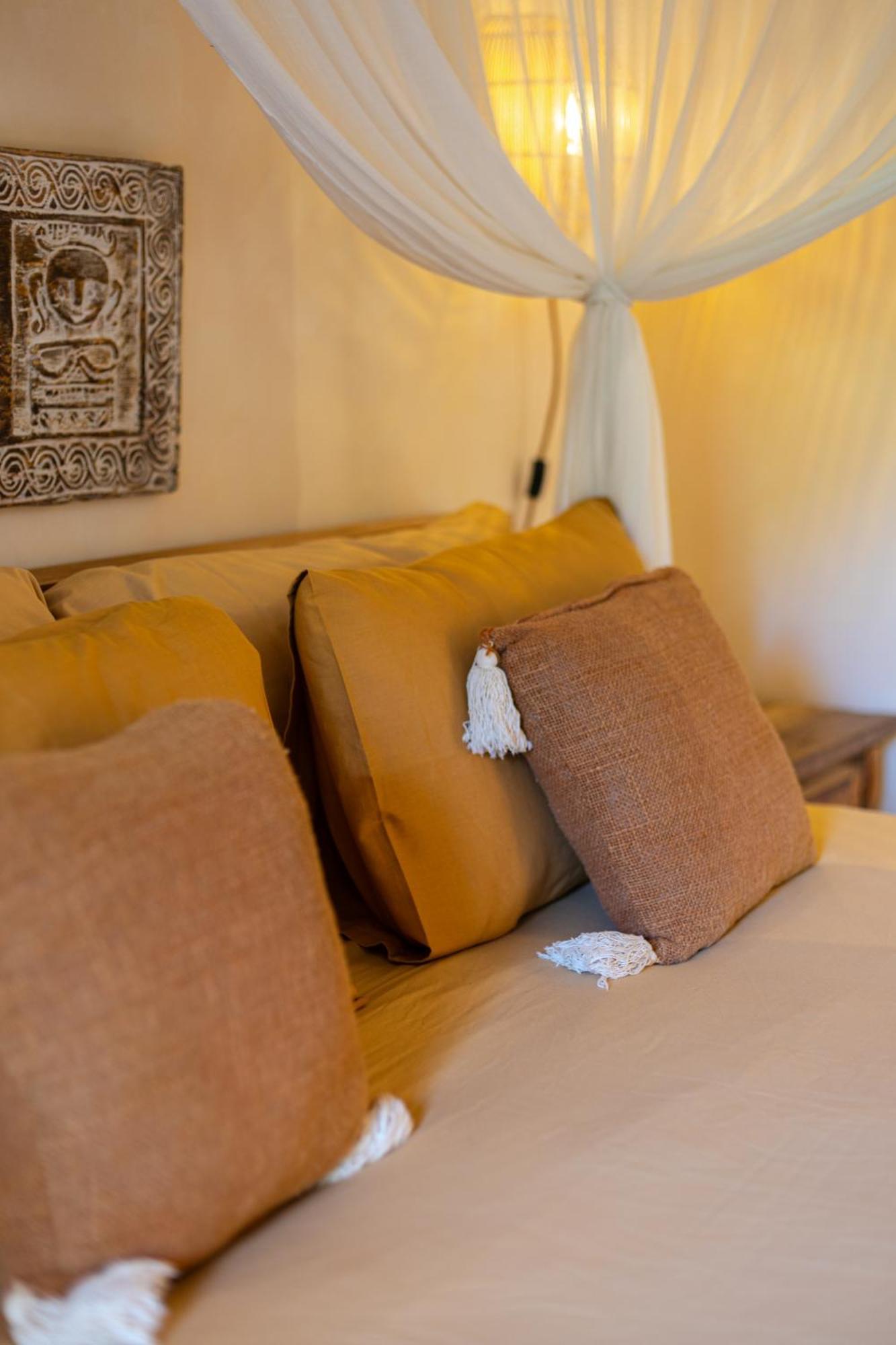 The Pink Joglo, A Cheerful 3Bdr Villa W/Pool And Rice-Field View. Dalung  Bagian luar foto
